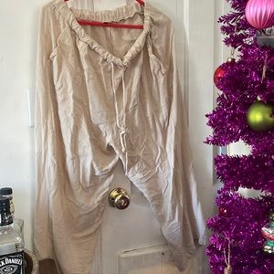 XXL linen pants or a capris basically